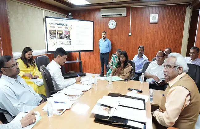 योग अनुदेशकों का मानदेय बढ़ाने का प्रस्ताव भेजे आयुष विभाग : मदन कौशिक