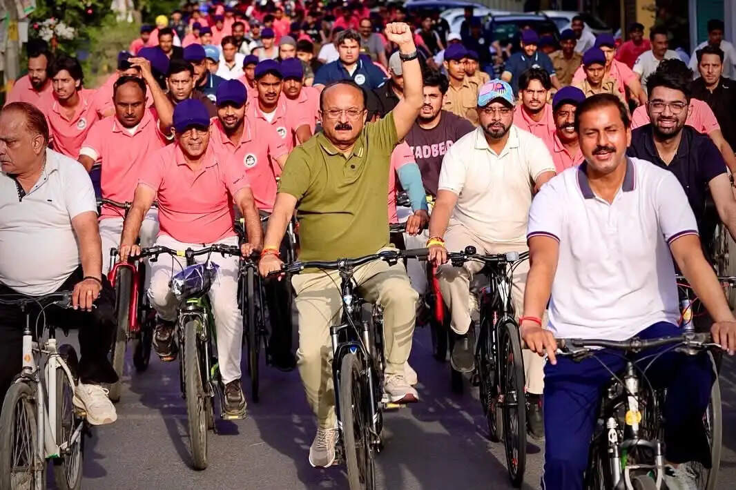 ‘पैडल द बीट-संडे ऑन साइकिल’ अभियान का शिक्षा मंत्री आशीष सूद ने किया नेतृत्व