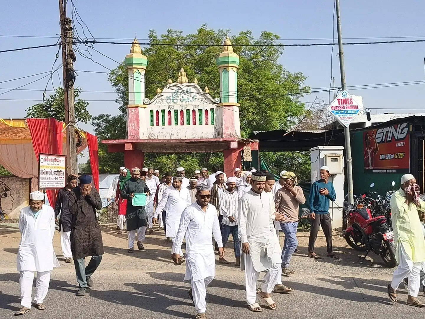 अनूपपुर: ईदगाह में बकरीद की नमाज पढ़ मांगी अमन शांति एवं खुशहाली की दुआ, 29 स्थानों पर सजदा में झुके सिर