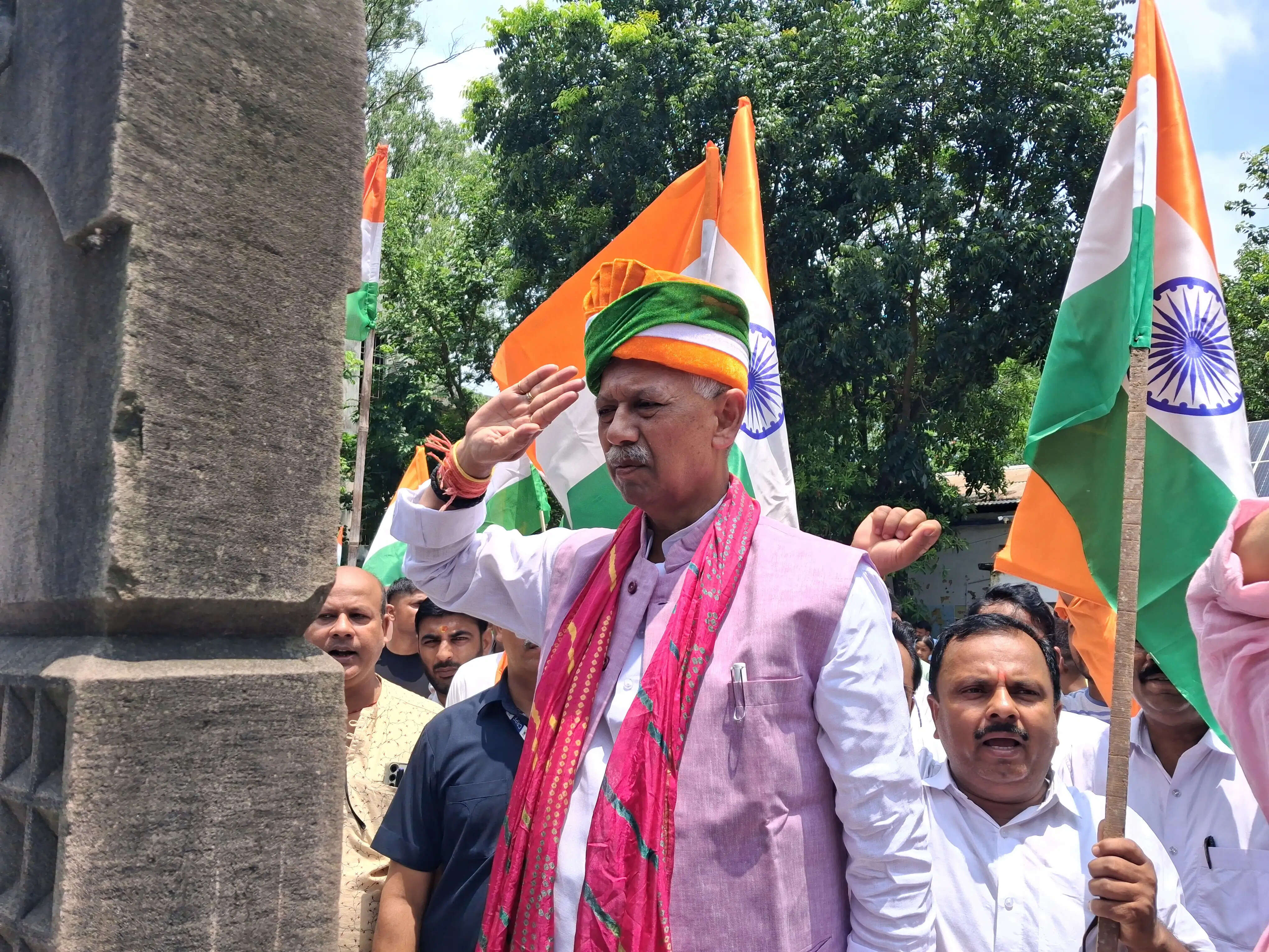 सांसद जनार्दन सिंह सिग्रीवाल के नेतृत्व में निकला तिरंगा यात्रा