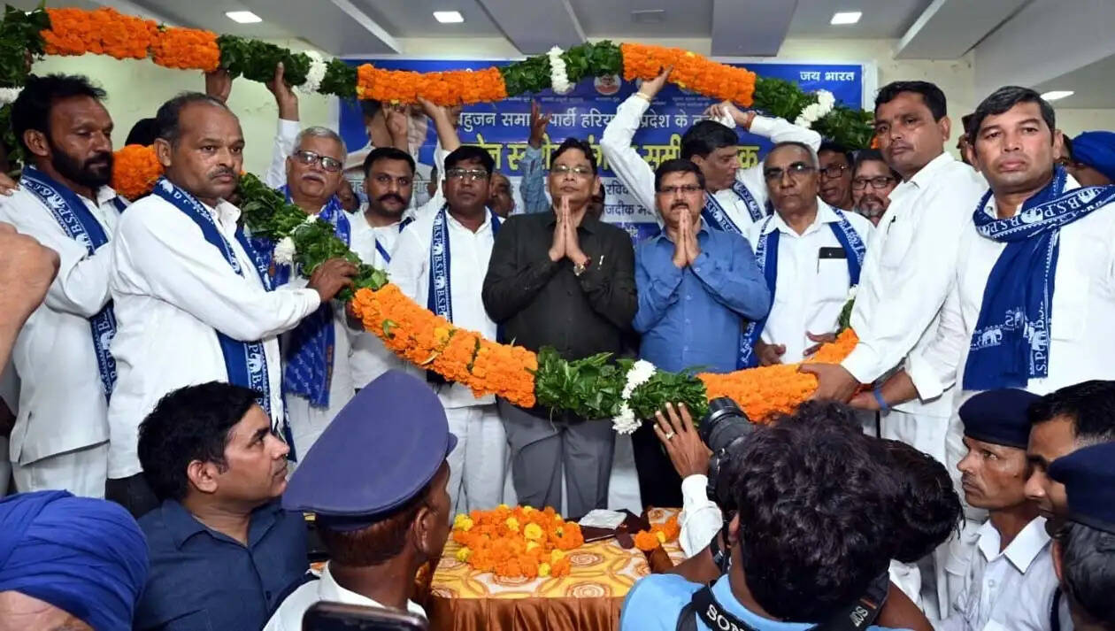 हिसार : हरियाणा में बूथ स्तर तक संगठन मजबूत करने में जुटी बसपा : सांसद रामजी गौतम