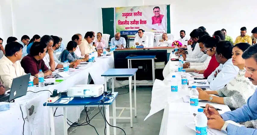 ब्यावरा विधानसभा को प्रदेश में अव्वल बनाने के लिए समन्वित प्रयास करें अधिकारी : राज्यमंत्री पंवार