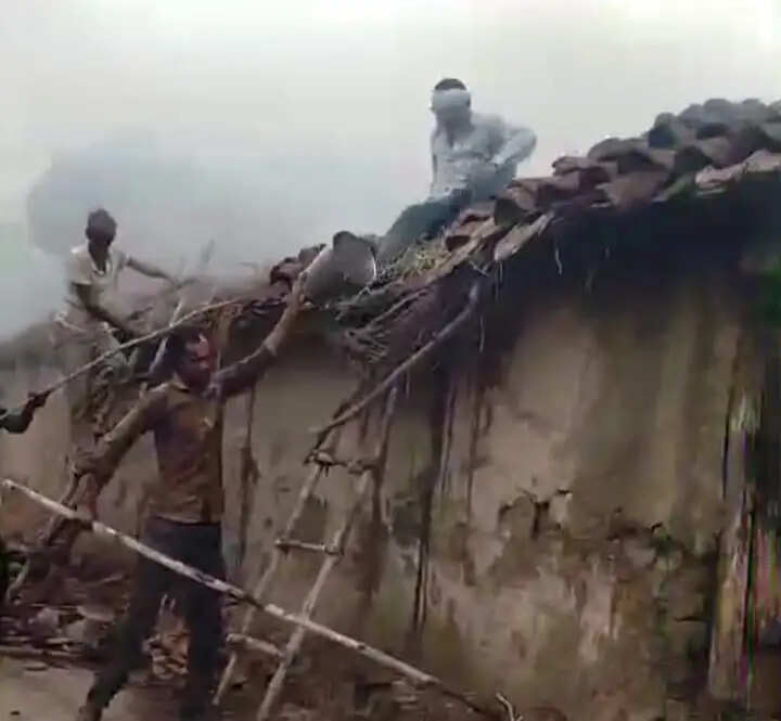 आग लगने से किसान की गृहस्थी जलकर खाक
