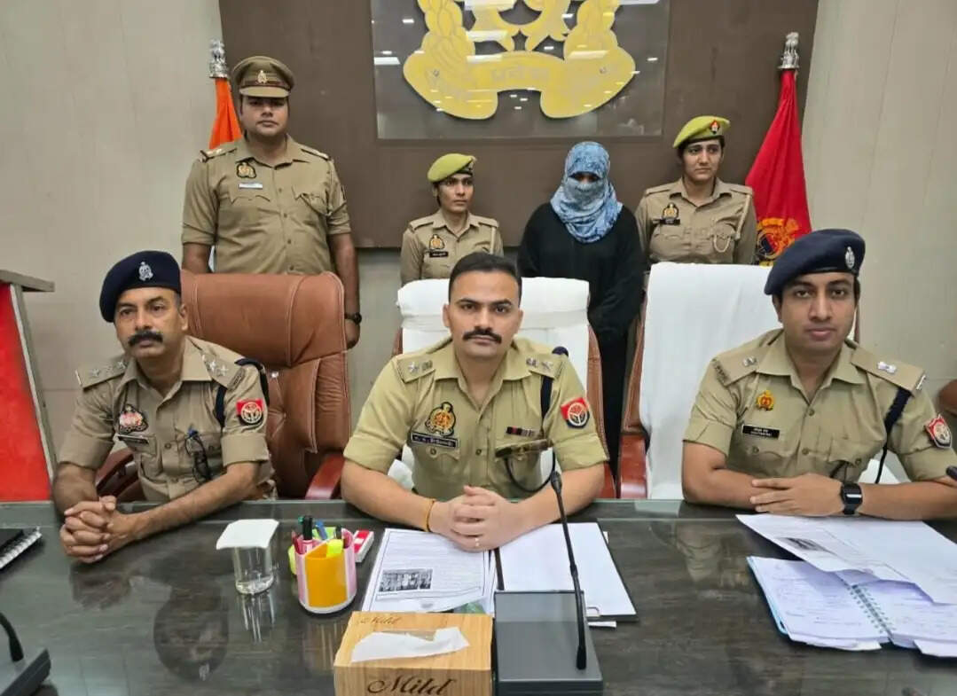 झूठे दुष्कर्म के मुकदमे दर्ज कराने वाले गिरोह का खुलासा, आरोपित महिला गिरफ्तार