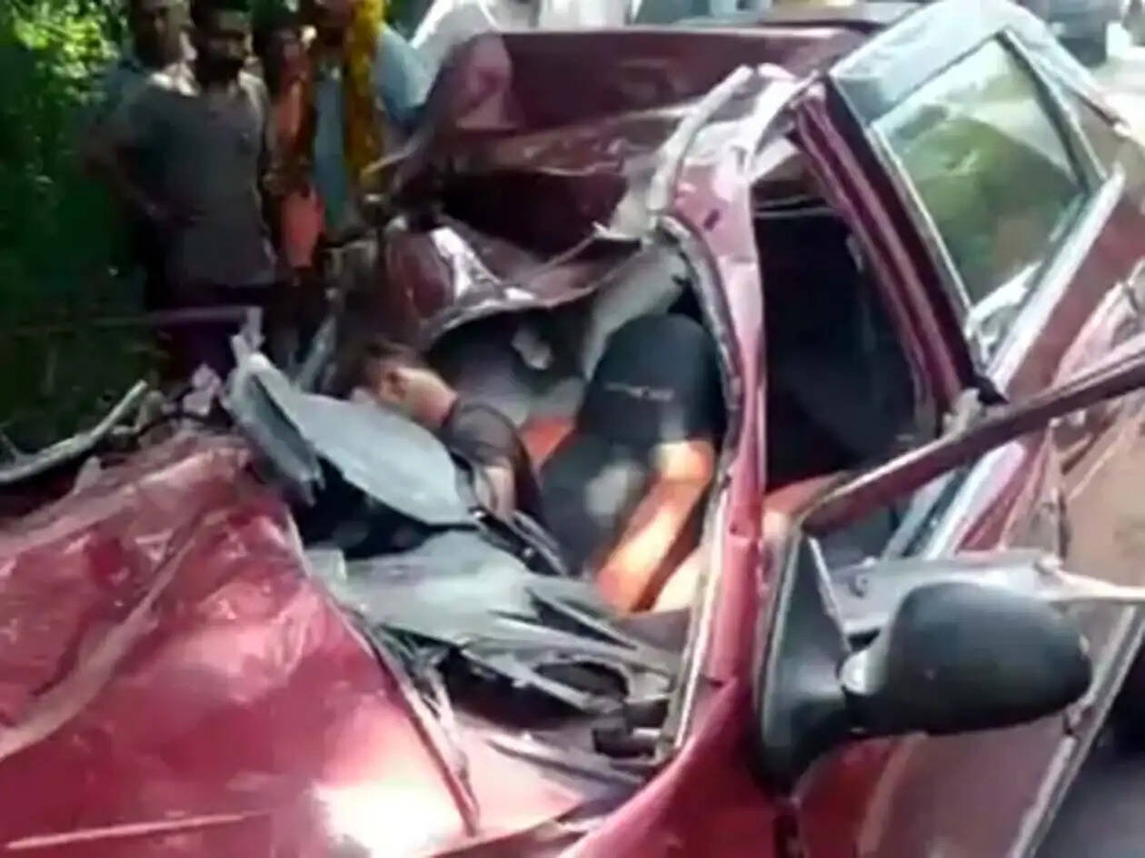 हिसार: बरवाला-अग्रोहा रोड पर वाहनाें की टक्कर में महिला-पुरुष की मौत, तीन गंभीर
