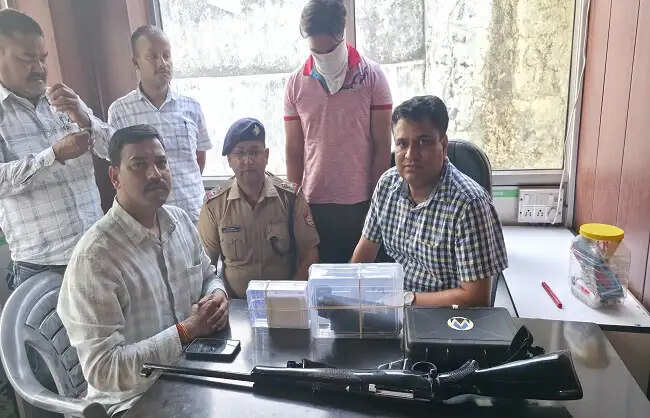 फर्जी शस्त्र लाइसेंस नेटवर्क पर एसटीएफ का एक और प्रहार, एक गिरफ्तार