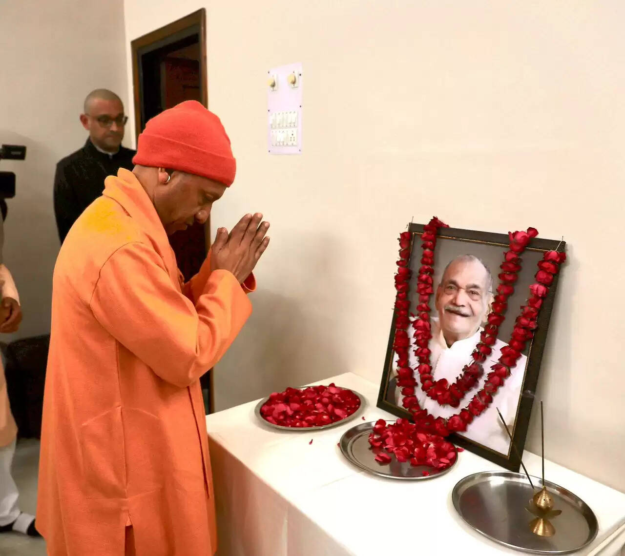 समाजसेवी परमेश्वर प्रसाद को सीएम योगी ने दी भावभीनी श्रद्धांजलि