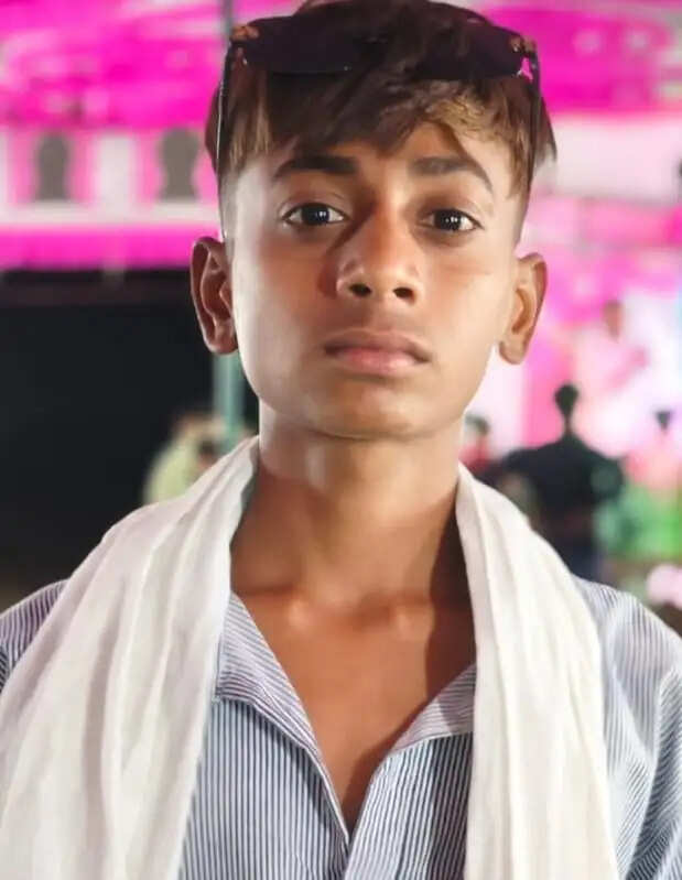 गंगा में डूबे किशोर का शव 26 घंटे बाद मिला