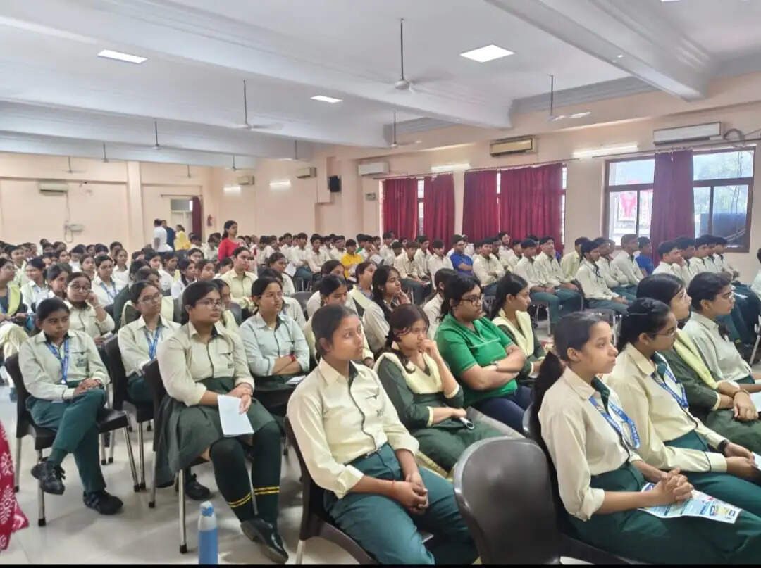 एसकेडी एकेडमी गोमती नगर के बच्चों को पाक्सो कानून के प्रति किया गया जागरूक