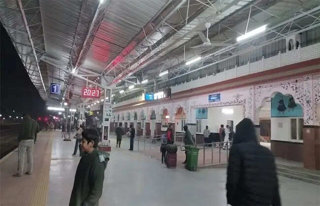 रेवाड़ीः रेलवे ने होली पर चलाई स्पेशल ट्रेन