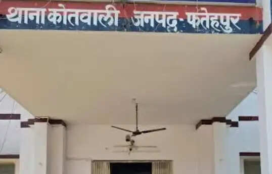 कंटेनर-ट्रैक्टर की भिडन्त में एक की मौत, दो घायल