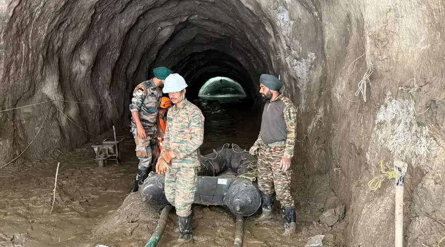 भारतीय बचाव दल द्वारा चिलिमे हाइड्रोपावर में रेस्क्यू ऑपरेशन अब भी जारी