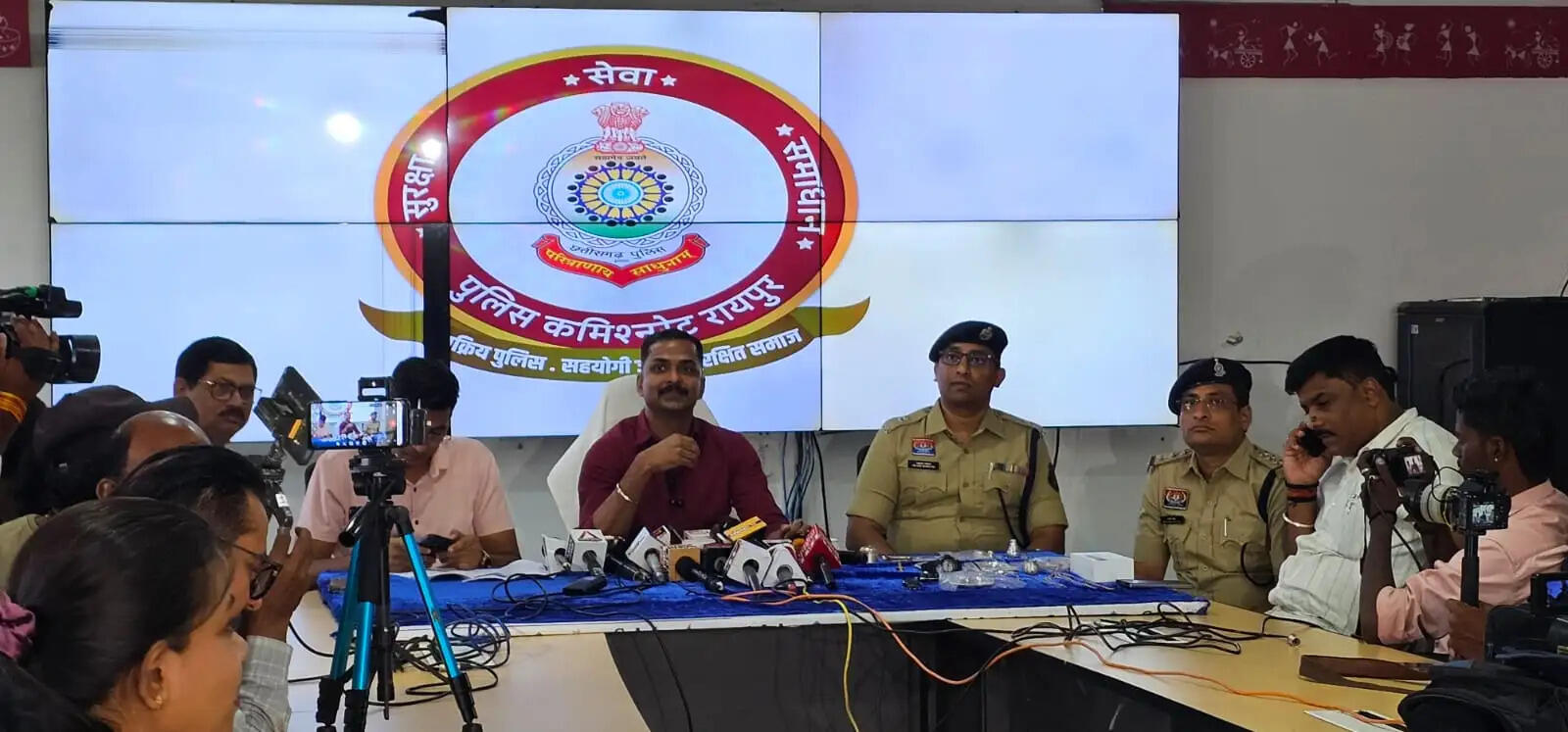 रायपुर : खम्हारडीह गोल्डन होम्स&nbsp;स्थित&nbsp;मकान&nbsp;में&nbsp;लाखों की चोरी का खुलासा, तीन आरोपित गिरफ्तार