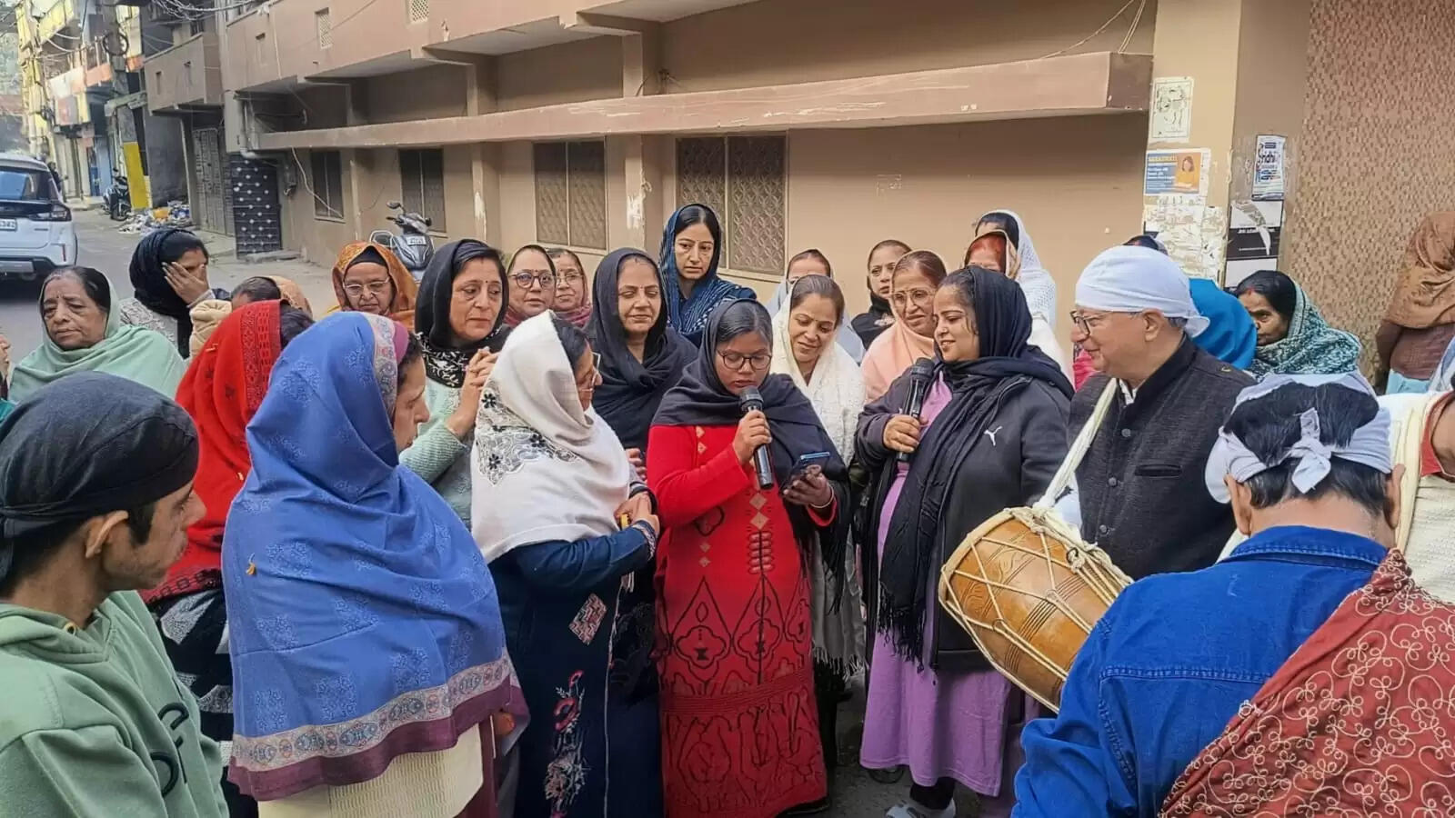 गुरु गोबिंद सिंह जी के प्रकाश पर्व पर श्रद्धालुओं ने निकाली प्रभात फेरी