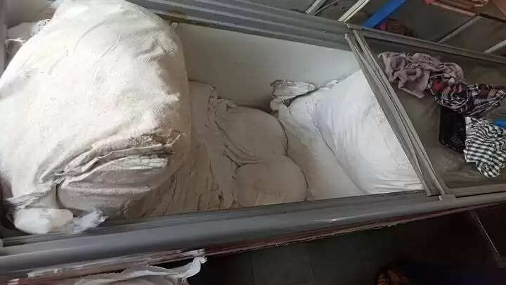 इंदौरः अवैध पटाखा निर्माण पर बड़ी कार्रवाई, बड़ी मात्रा में विस्फोटक सामग्री जप्त