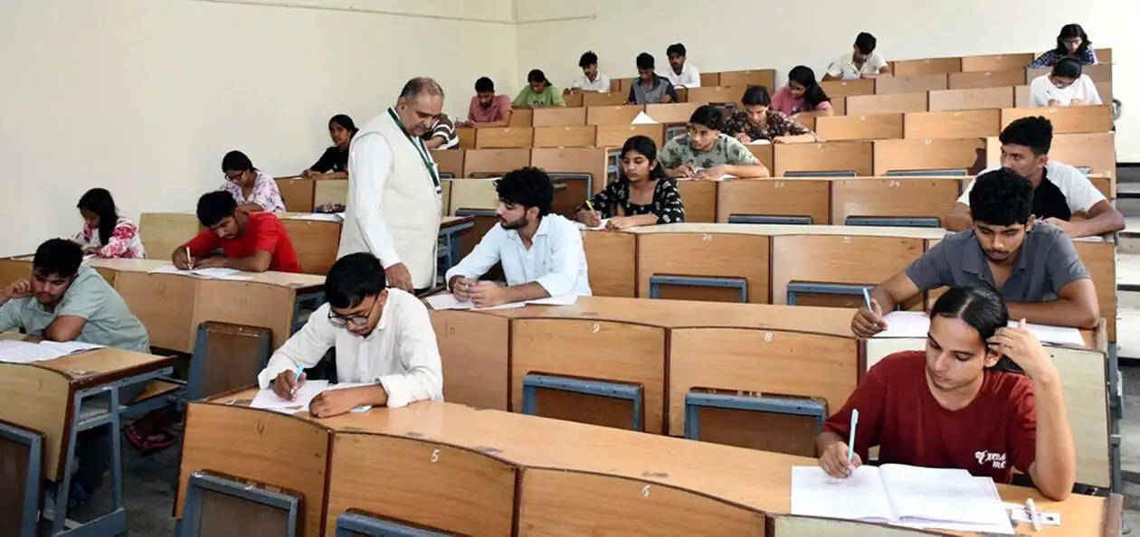 हिसार : 8057 उम्मीदवारों में से 6649 परीक्षार्थियों ने दी एचएयू प्रवेश परीक्षा