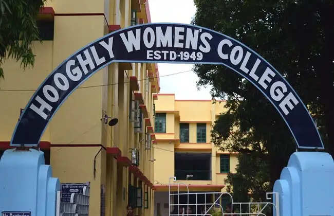 हुगली विमेंस कॉलेज में नवनियुक्त अध्यक्ष सुबीर नाग का पहला दौरा