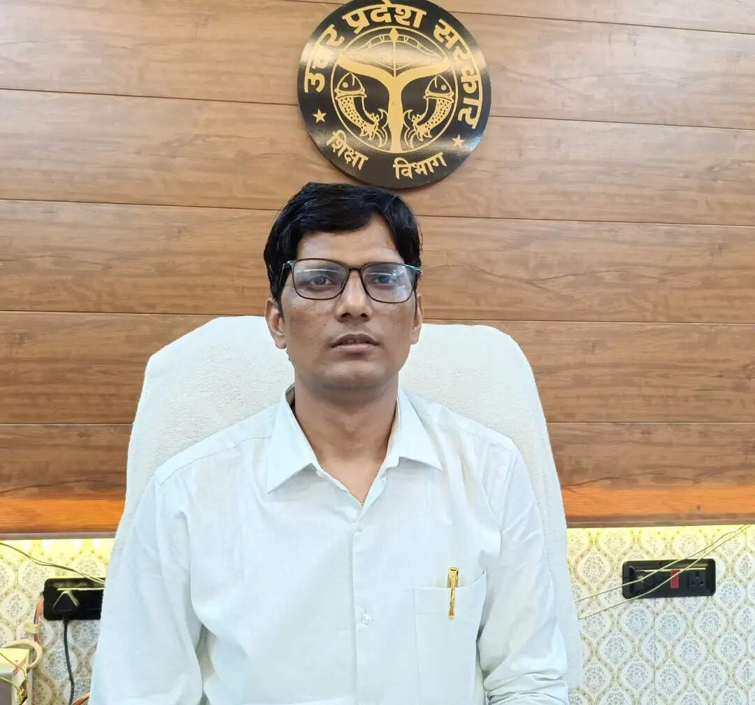 बलिया के परिषदीय स्कूलों में बिना अनुमति बाहरी लोगों की एंट्री पर रोक