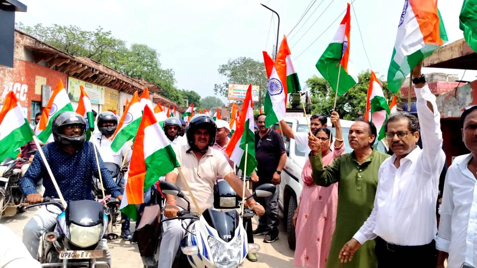 हर घर तिरंगा अभियान में तिरंगा बाइक रैली का आयोजन