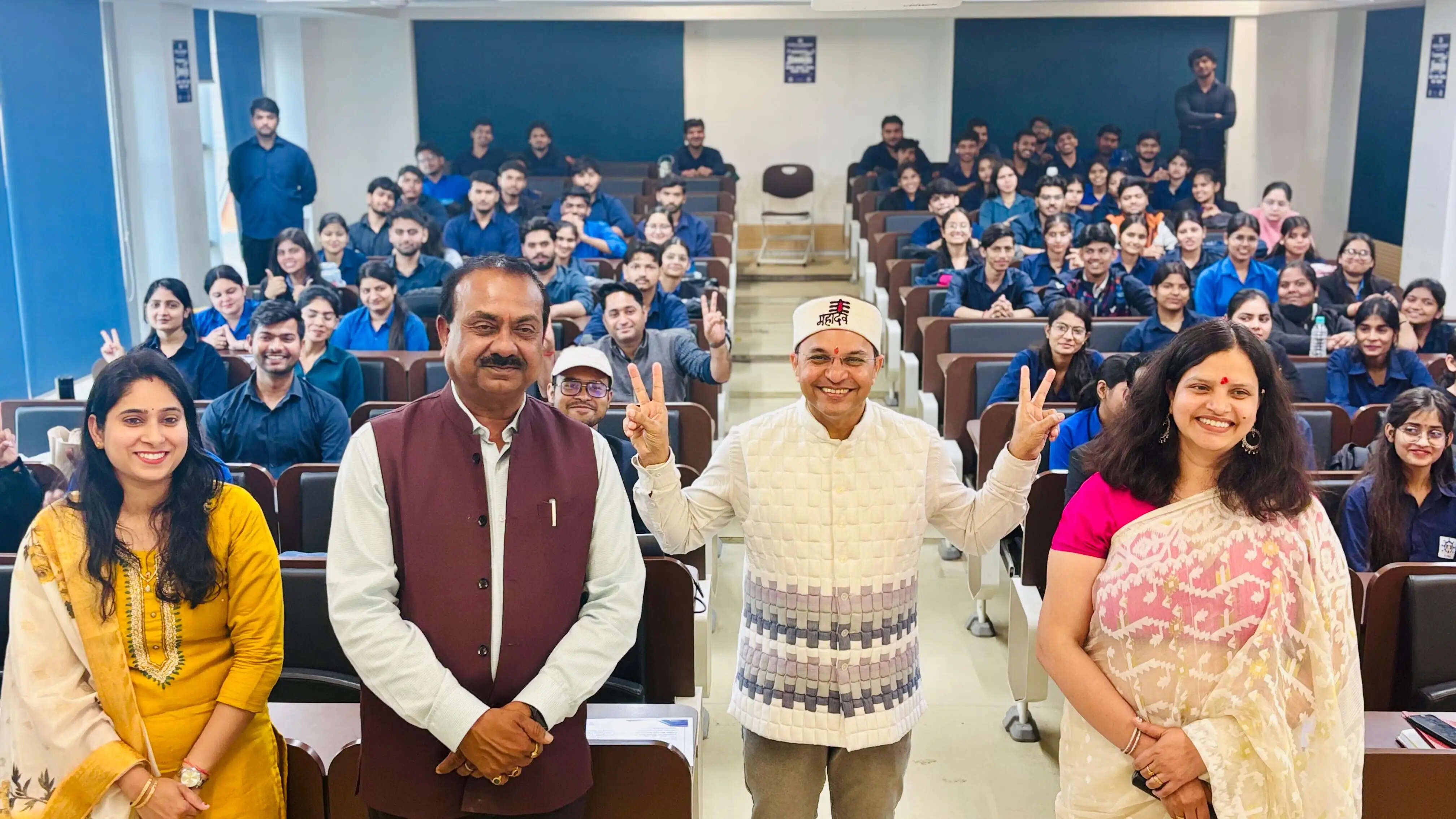 पलवल : एसवीएसयू में राष्ट्रीय प्रबंधन दिवस पर कौशल, रणनीति और नेतृत्व पर मंथन, विशेषज्ञों ने छात्रों को दिए सफलता के मंत्र