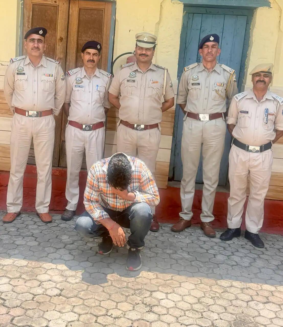 प्रदेश में एक दिन में 11 आदतन चिट्टा तस्करों पर कार्रवाई