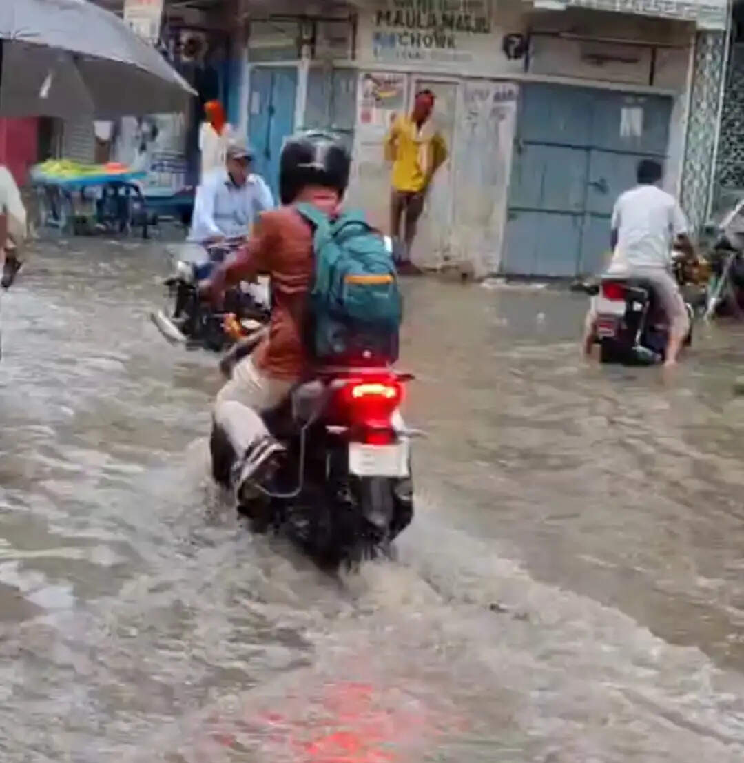 दस मिनट की बारिश ने खोली छपरा नगर निगम की पोल