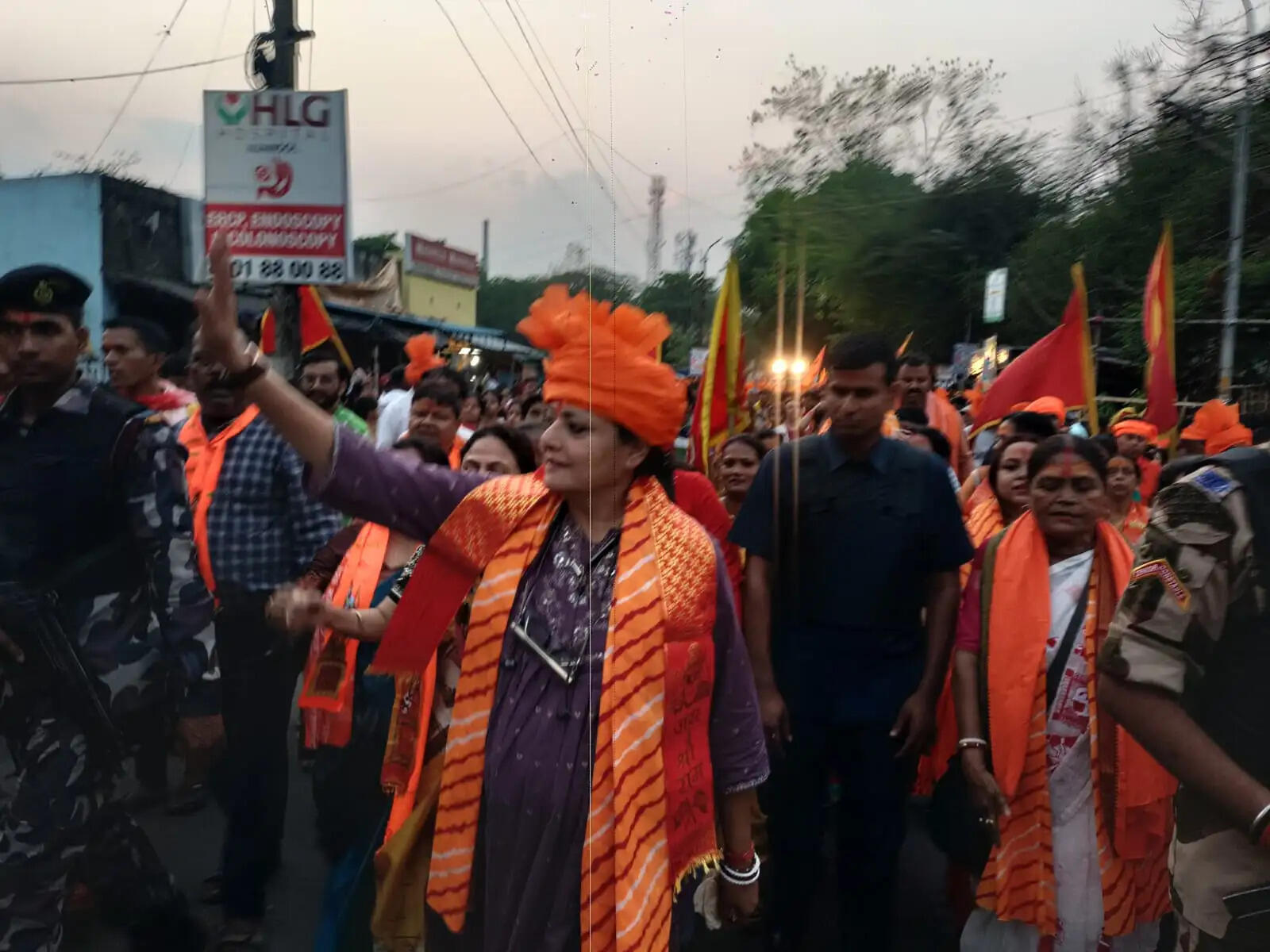 रामनवमी पर बर्नपुर में निकली भव्य शोभायात्रा, 14 अखाड़ा समितियों ने लिया हिस्सा