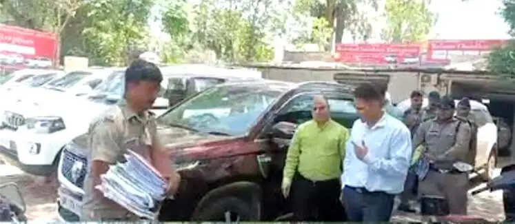 एआरटीओ ऑफिस के बाहर बड़ी कार्रवाई, छापेमारी में दुकान सील