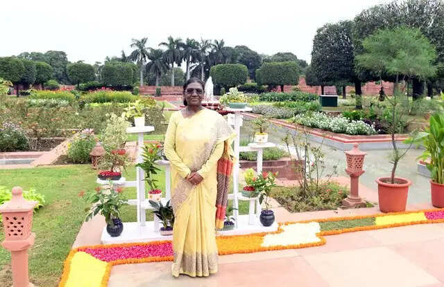 राष्ट्रपति ने अमृत उद्यान के ग्रीष्मकालीन वार्षिकोत्सव का किया उद्घाटन, 16 अगस्त से आम जनता के लिए खुलेगा