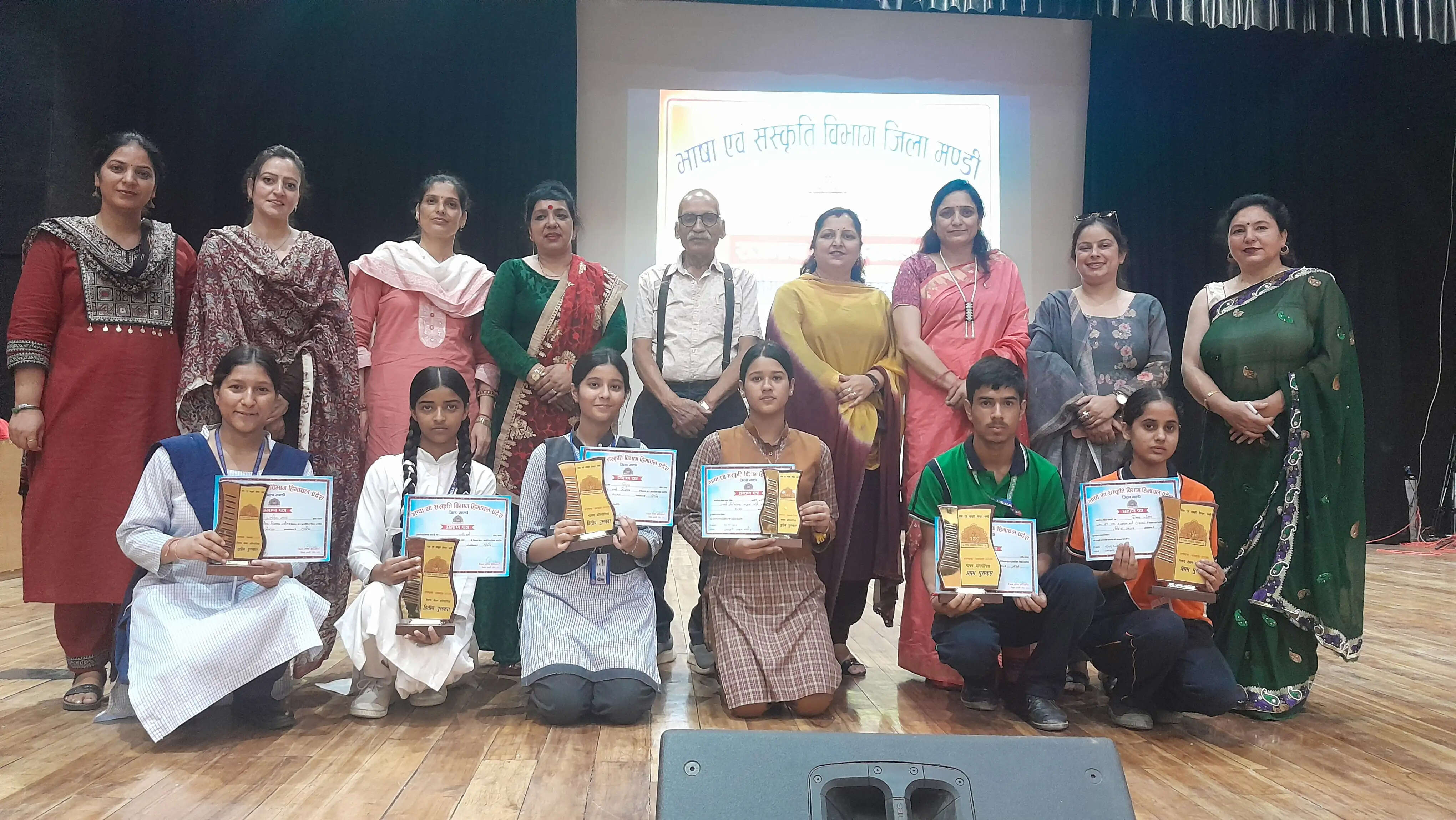 हिंदी पखवाड़े के तहत भाषा एवं संस्कृति विभाग द्वारा जिला स्तरीय निबंध एवं भाषण प्रतियोगिता आयोजित