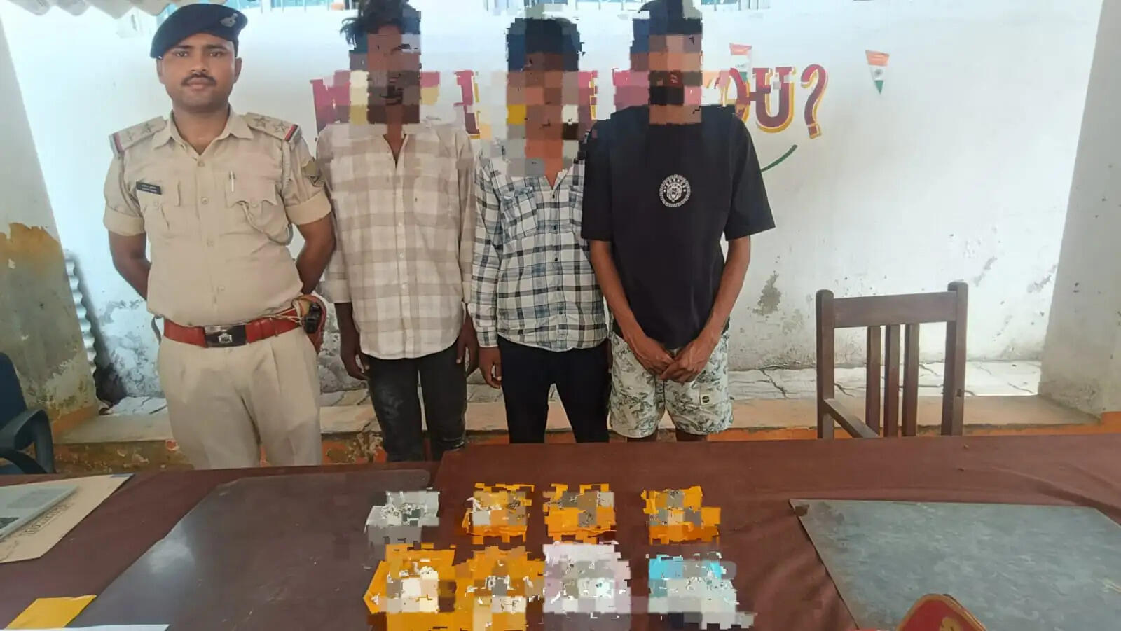 घर में चोरी करने वाले तीन शातिर चोर गिरफ्तार, 503 ग्राम चांदी के जेवर बरामद