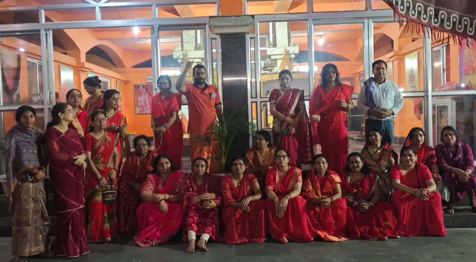 यज्ञा बाबा आश्रम वार्षिकोत्सव में महिलाओं ने किया सुंदरकांड का पाठ