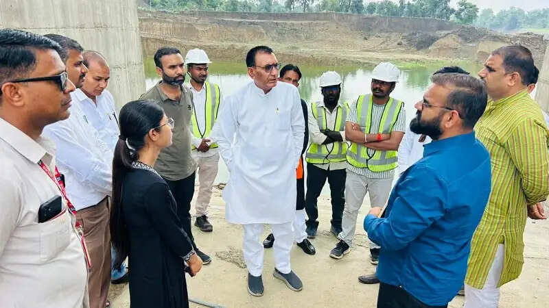 मप्रः मंत्री पंवार ने किया सुठालिया वृहद सिंचाई परियोजना स्थल का निरीक्षण