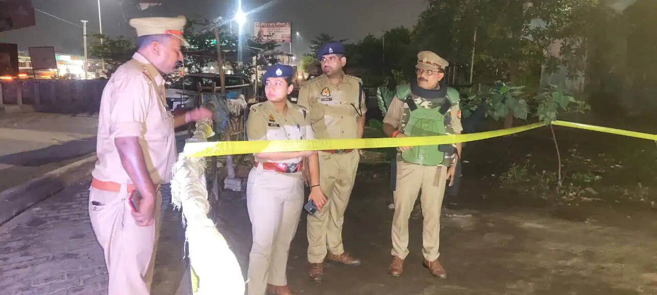 वाराणसी में रिंगरोड पर बदमाशों से पुलिस की मुठभेड़,घायल समेत दो को दबोचा