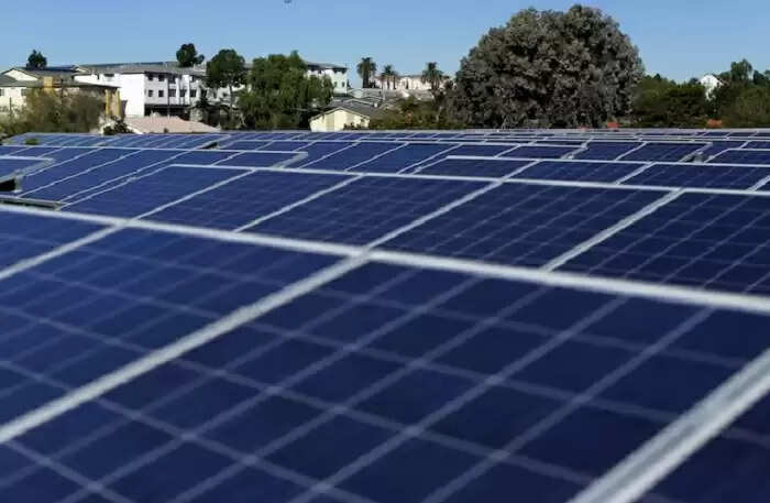 अमेरिकी सोलर कंपनियों ने भारत, इंडोनेशिया और लाओस से होने वाले आयात पर टैरिफ की मांग की