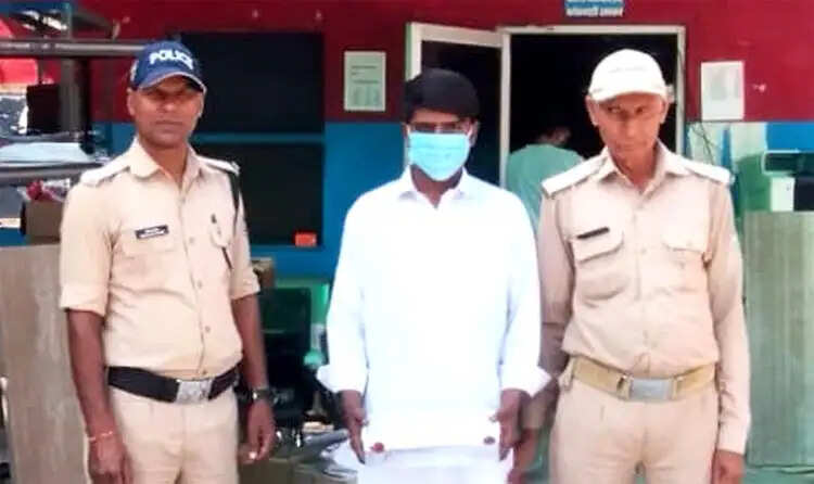 जानलेवा फायरिंग करने का दूसरा आरोपित गिरफ्तार, तमंचा और कारतूस बरामद