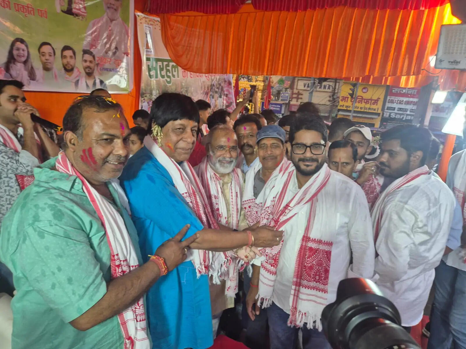 शिविर लगाकर सरहुल शोभायात्रा का किया गया स्वागत