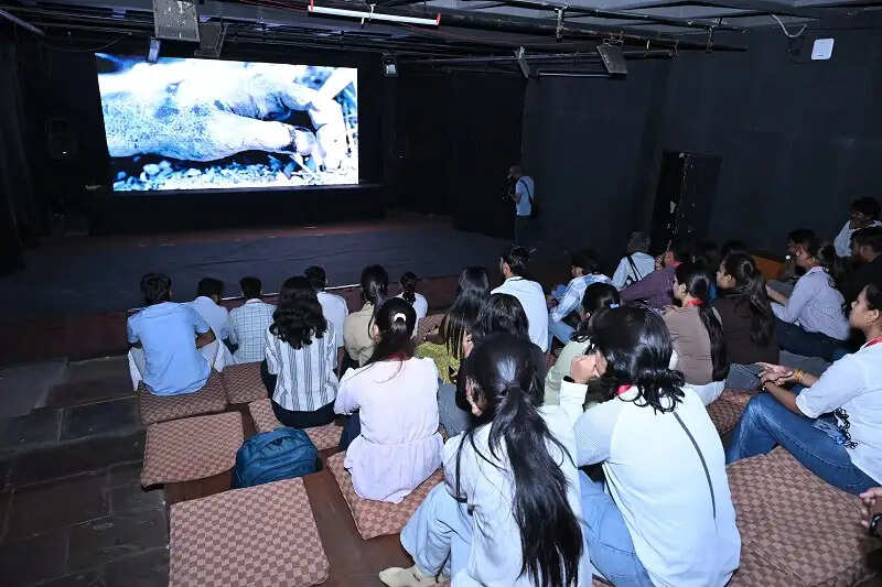 मप्रः सदानीरा समागम में जल संरक्षण पर डॉक्यूमेंट्री स्क्रीनिंग, युवाओं ने लिया जागरूकता का संकल्प