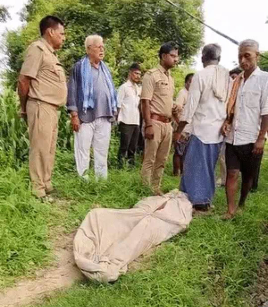 शराब पार्टी के बाद धारदार हथियार से किसान की हत्या, तीन युवकों पर आरोप