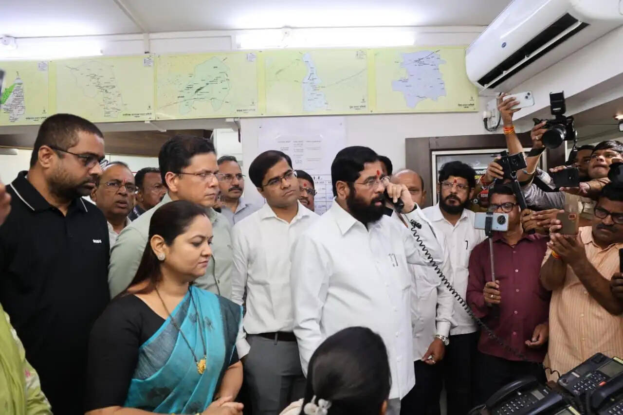 डीसीएम शिन्दे ने टीएमसी के आपदा प्रबंधों का निरीक्षण किया