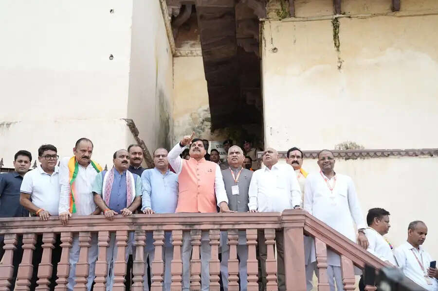 (अपडेट) ओरछा को पर्यटन के अद्भुत केन्द्र के रूप में किया जा रहा है विकसित : मुख्यमंत्री डॉ. यादव