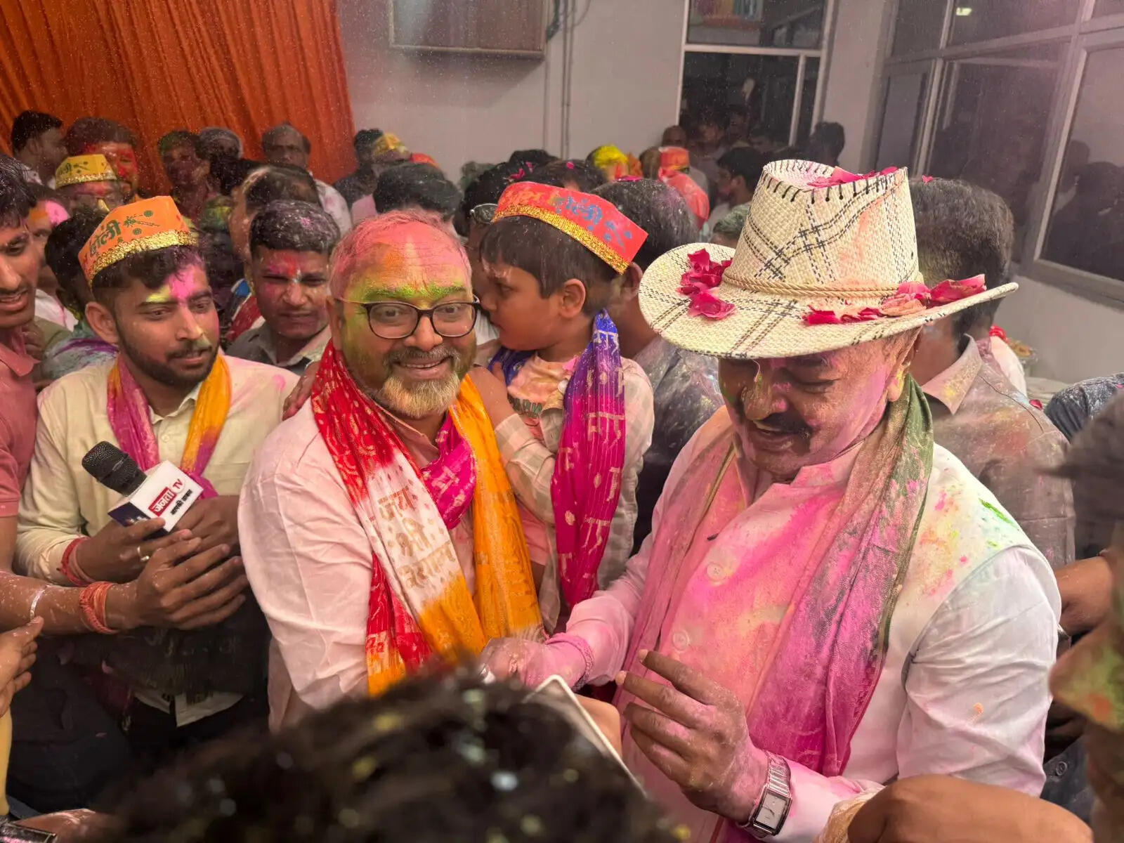 शाखा से सियासी गलियारों तक छाई होली, योगी के मंत्री बोले-होली भारतीय लोकजीवन की जीवंत पहचान