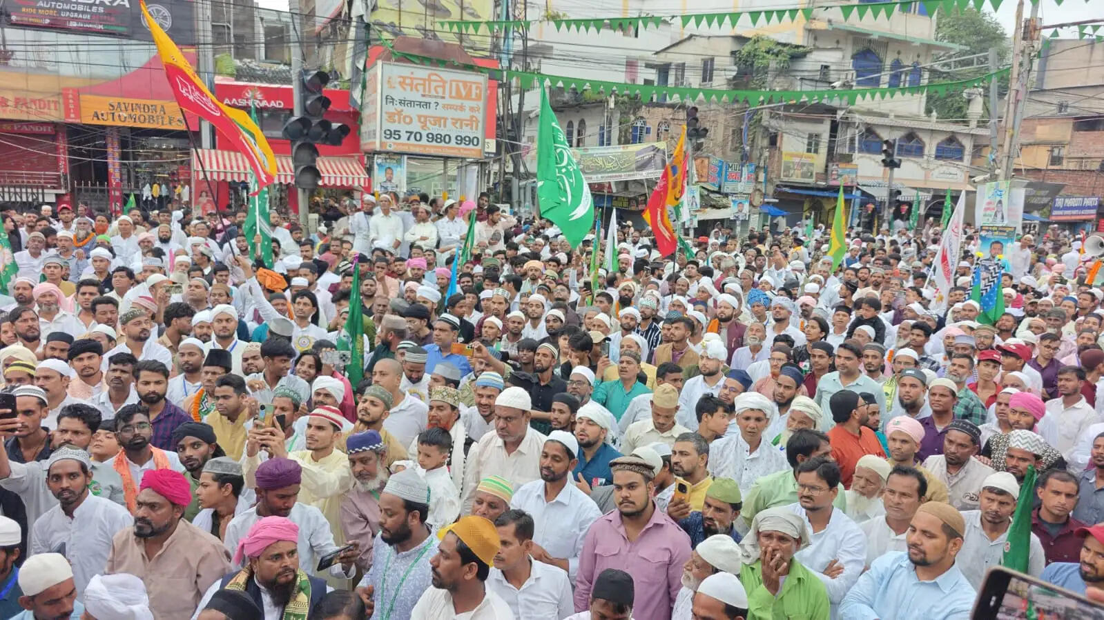 ईद मिलाद-उन-नबी पर रांची में धूमधाम से निकला जुलूस
