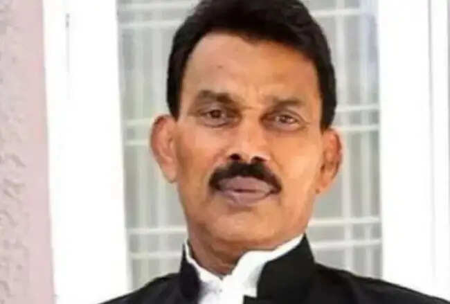 इंदौरः मंत्री सिलावट ने उप मुख्यमंत्री शुक्ला से की स्वास्थ्य सेवाओं को लेकर चर्चा