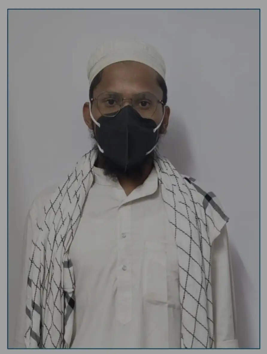 यूपी एटीएस की बड़ी कार्रवाई, पाकिस्तान में बैठे आतंकियों को पैसे भेजने वाला व्यक्ति गिरफ्तार