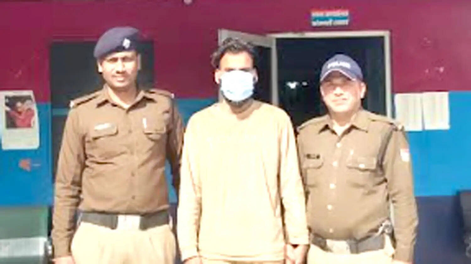 नाबालिग से दुष्कर्म का आरोपित गिरफ्तार