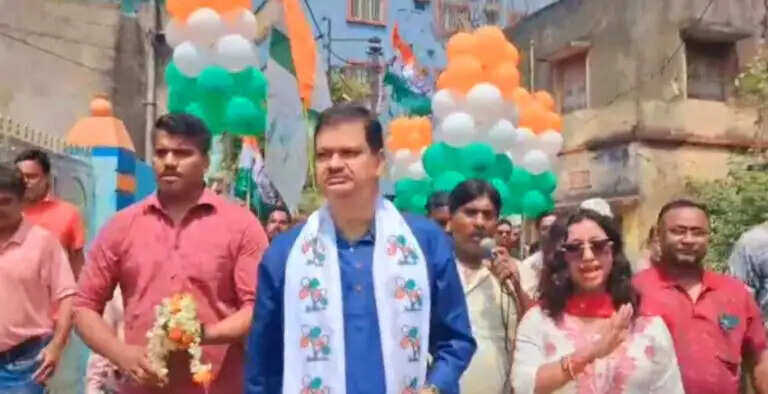 तृणमूल उम्मीदवार कुल्टी विभिन्न इलाकों में चलाया जनसंपर्क अभियान