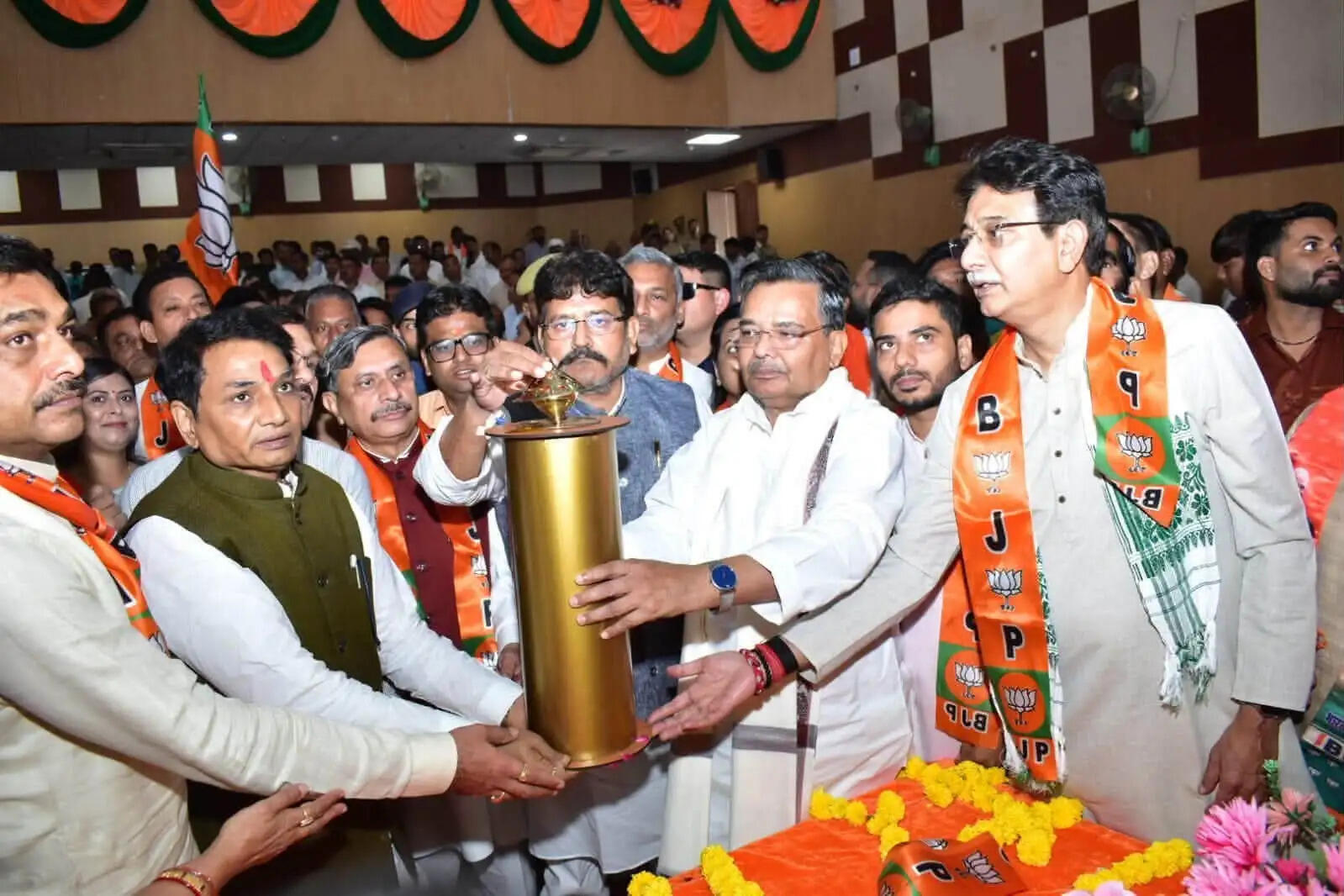 सेवा ज्योति यात्रा में गूंजा विकसित भारत का संकल्प