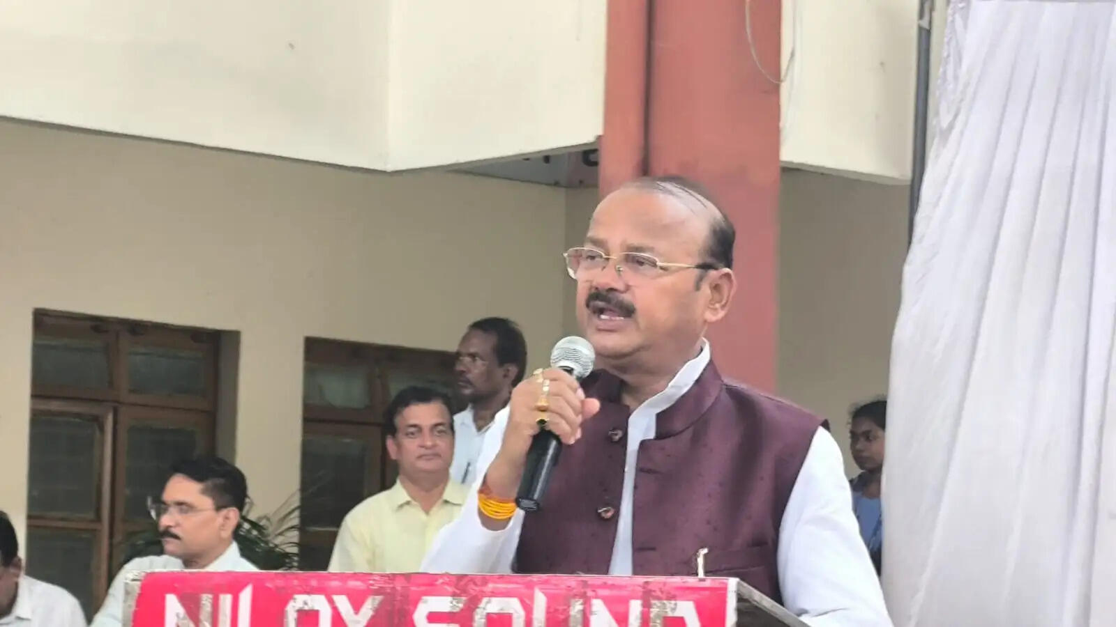 अनूपपुर: समाज के अंतिम छोर पर बैठे व्यक्ति तक योजनाओं का लाभ पहुंचाने के लिए प्रतिबद्ध सरकार -दिलीप जायसवाल