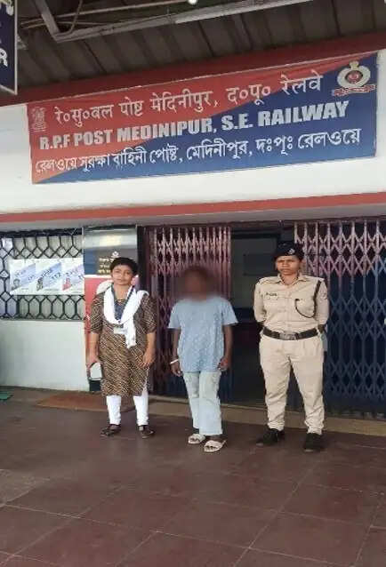 आरपीएफ ने नाबालिग लड़की को ट्रेन में सुरक्षित बचाया